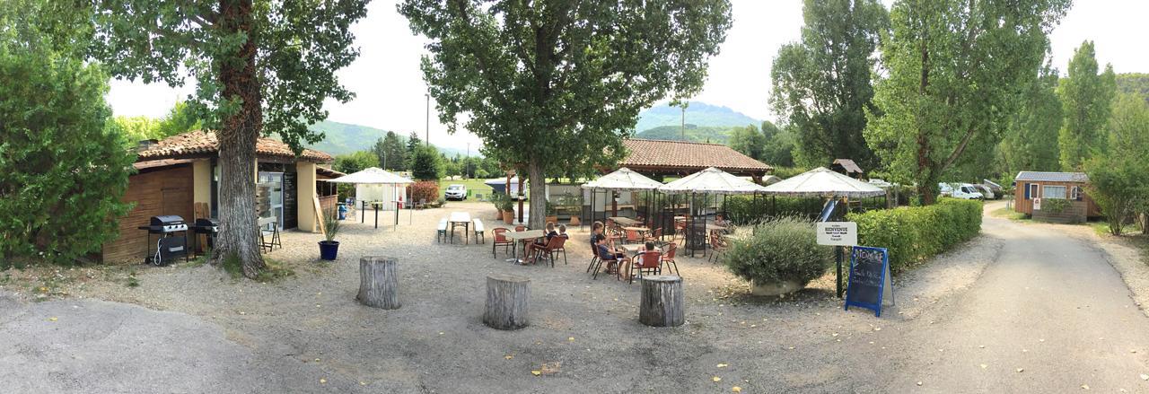 Les Chapelains Hotel Saillans  Exterior foto